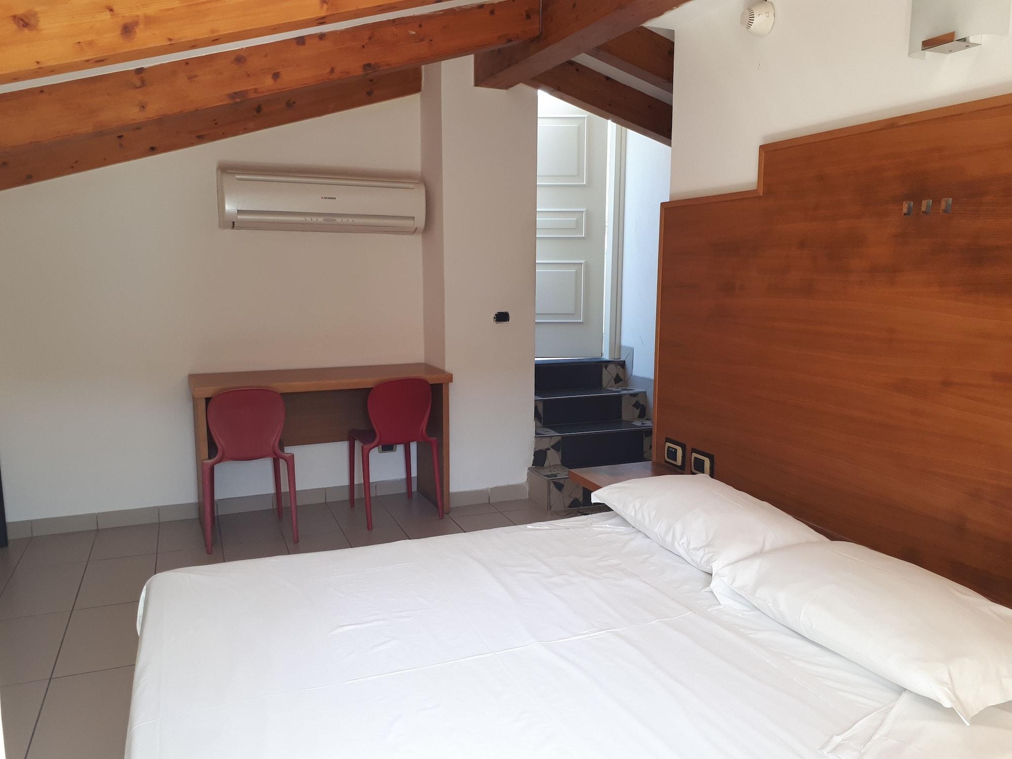 Seven Hostel & Rooms Sant'Agnello Exterior photo