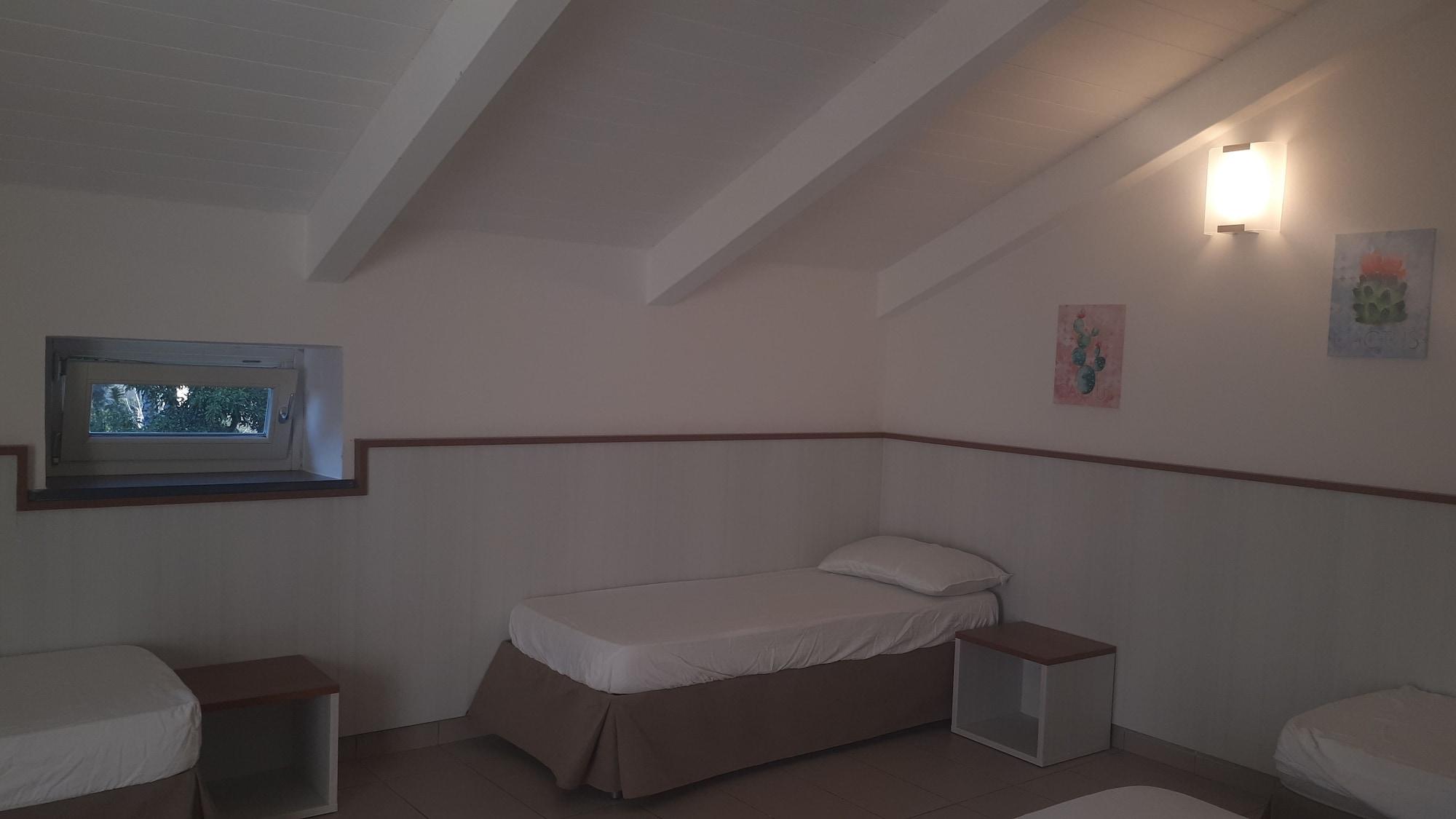 Seven Hostel & Rooms Sant'Agnello Exterior photo